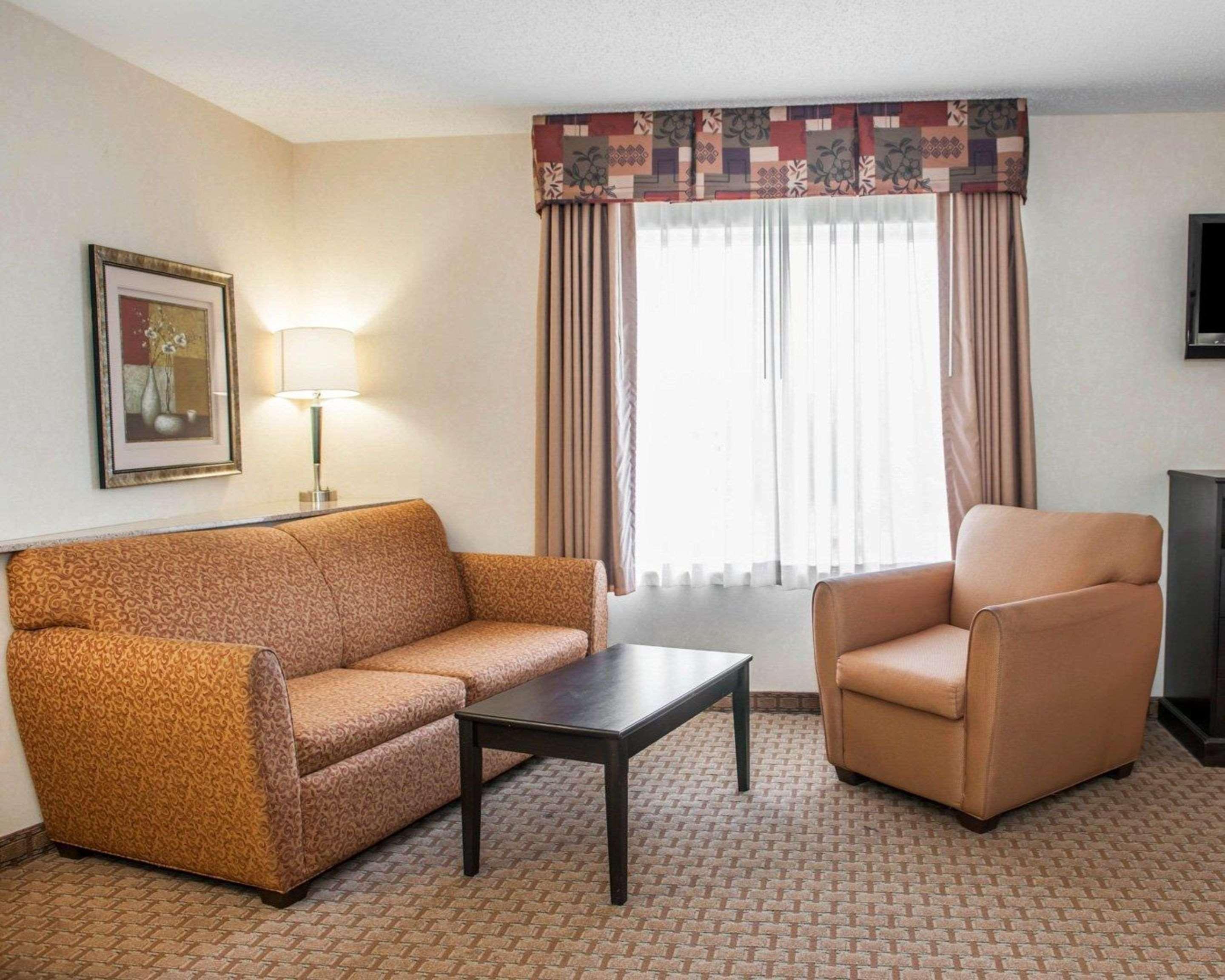Comfort Suites Southport Exteriör bild