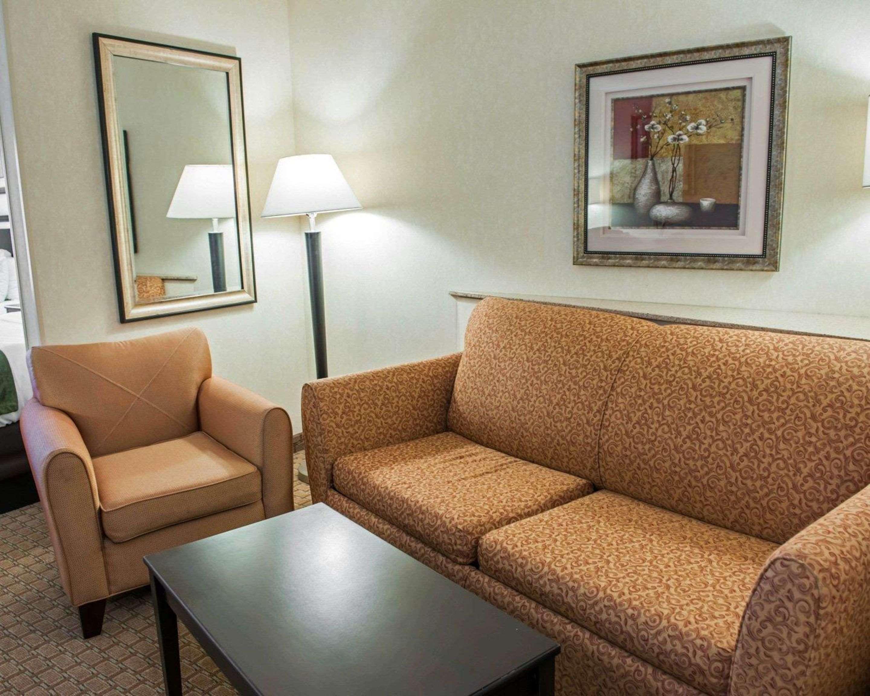 Comfort Suites Southport Exteriör bild